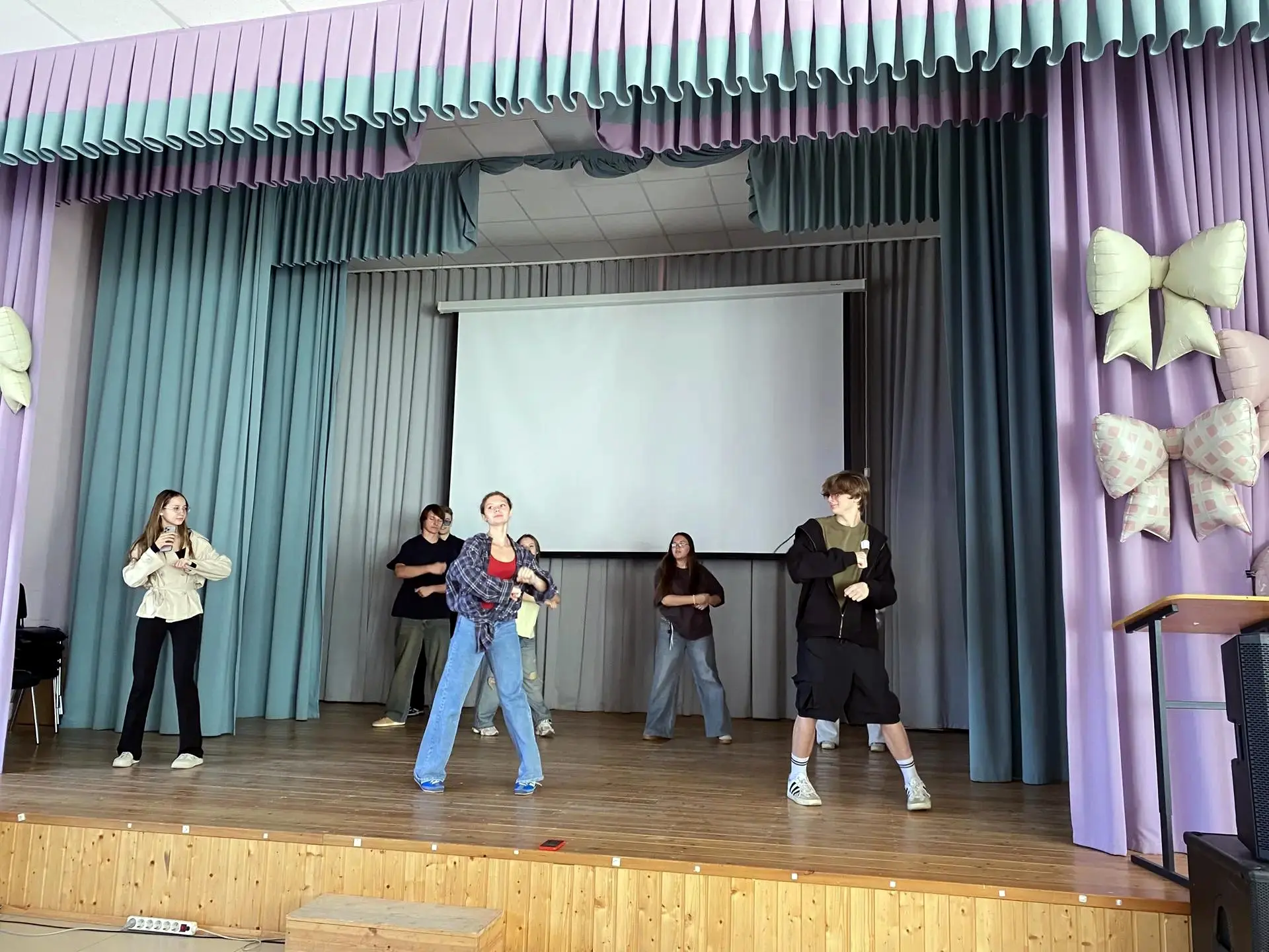 Снова в школу! Время готовиться к празднику⏳