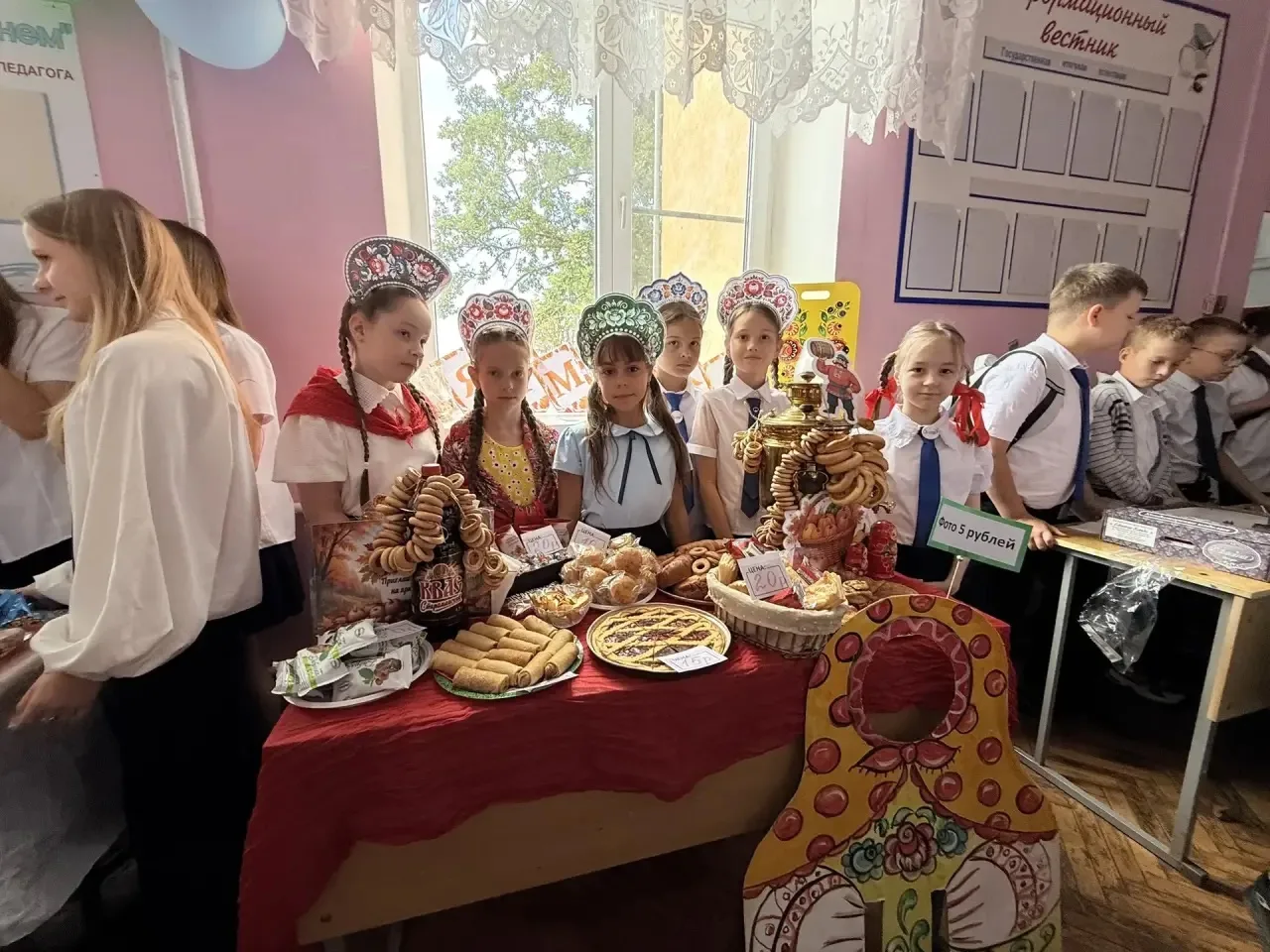🎉 «Хоровод дружбы»: фестиваль национальных культур в нашей школе! 🎉