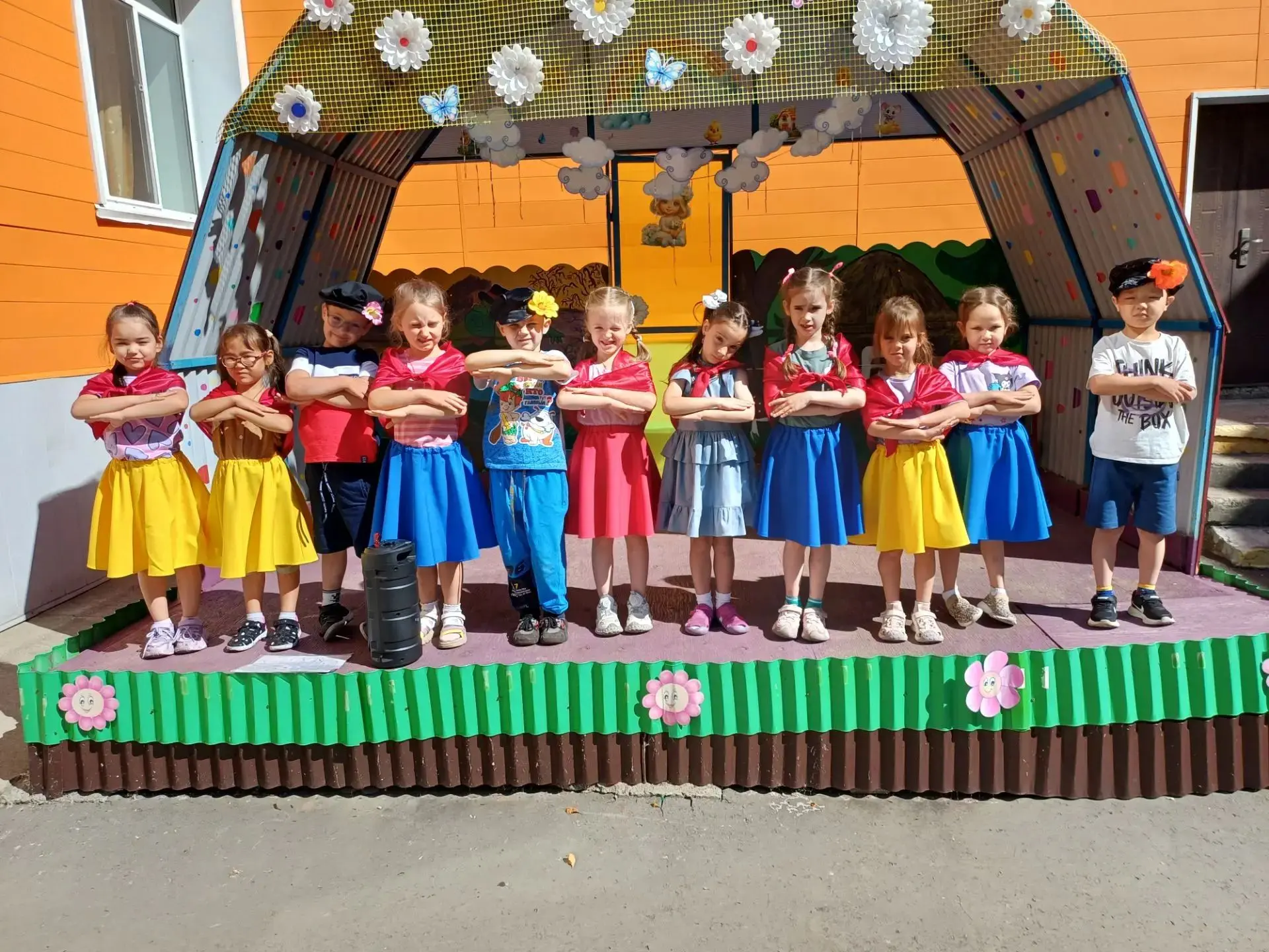 🎤 «Веснушки» зажигают! ⭐

Сегодня наши старшие дошколята из группы «Веснушка» блистали на сцене! Ре