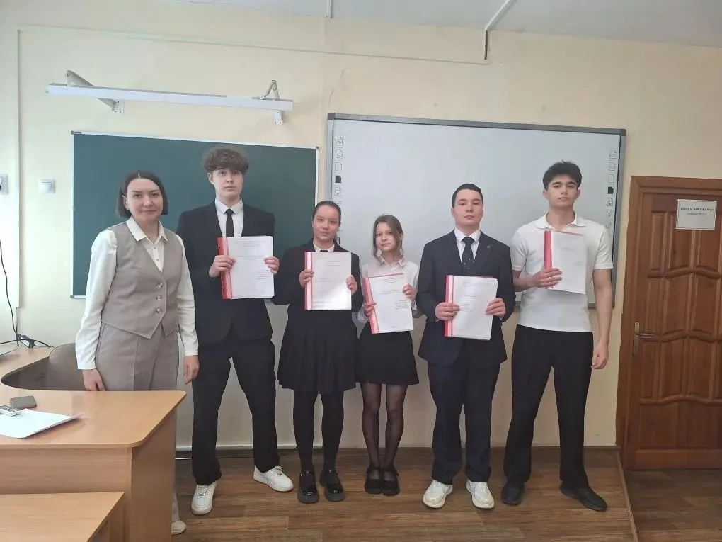 ЗАЩИТА ПРОЕКТОВ В 10-Х КЛАССАХ   В целях обеспечения реализации ФГОС СОО, оценки уровня достижения м