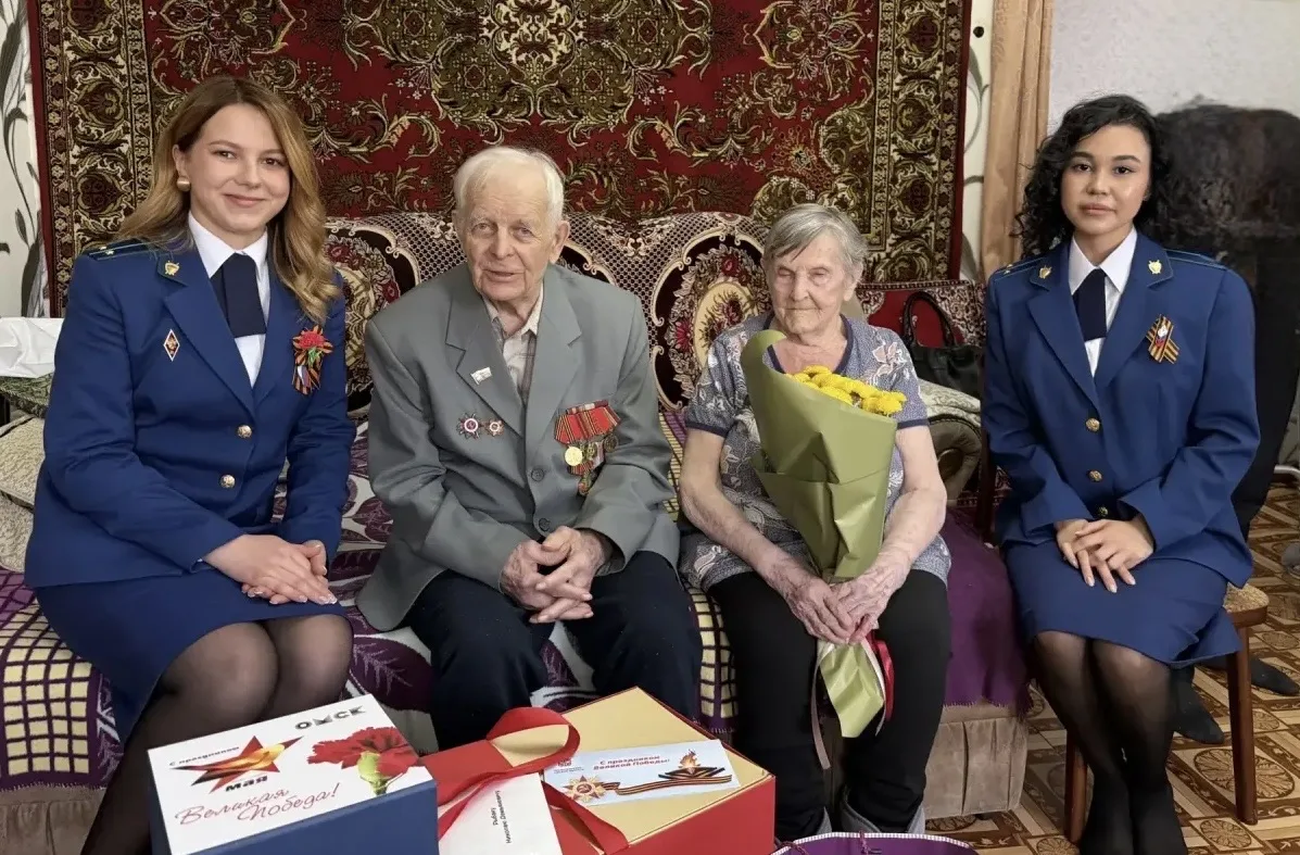 В преддверии 81-летия Великой Победы работники прокуратуры Ленинского округа г. Омска навестили вете