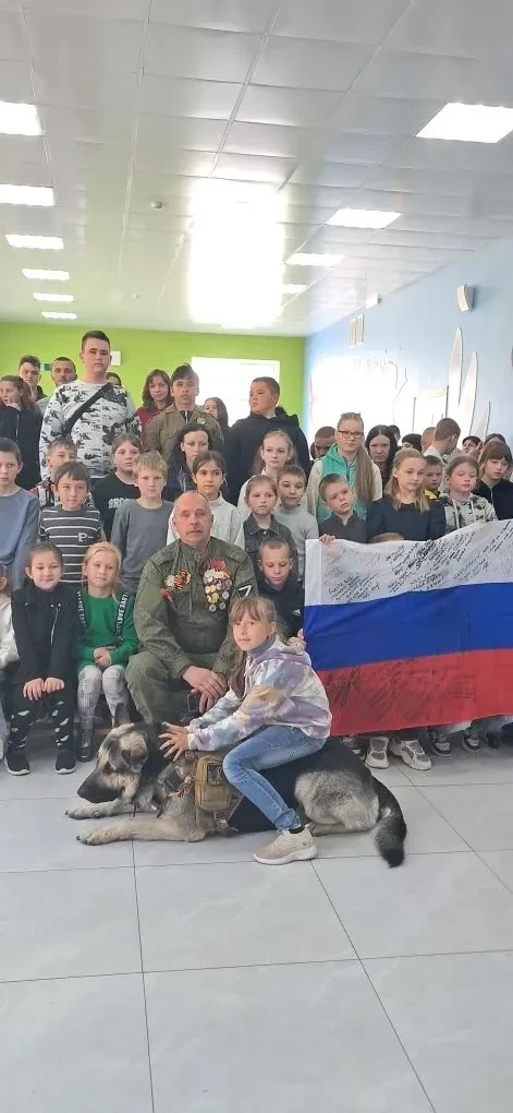 Подарок ветерану, посещение мемориала, профориентация школьников: праздничные мероприятия токмакског