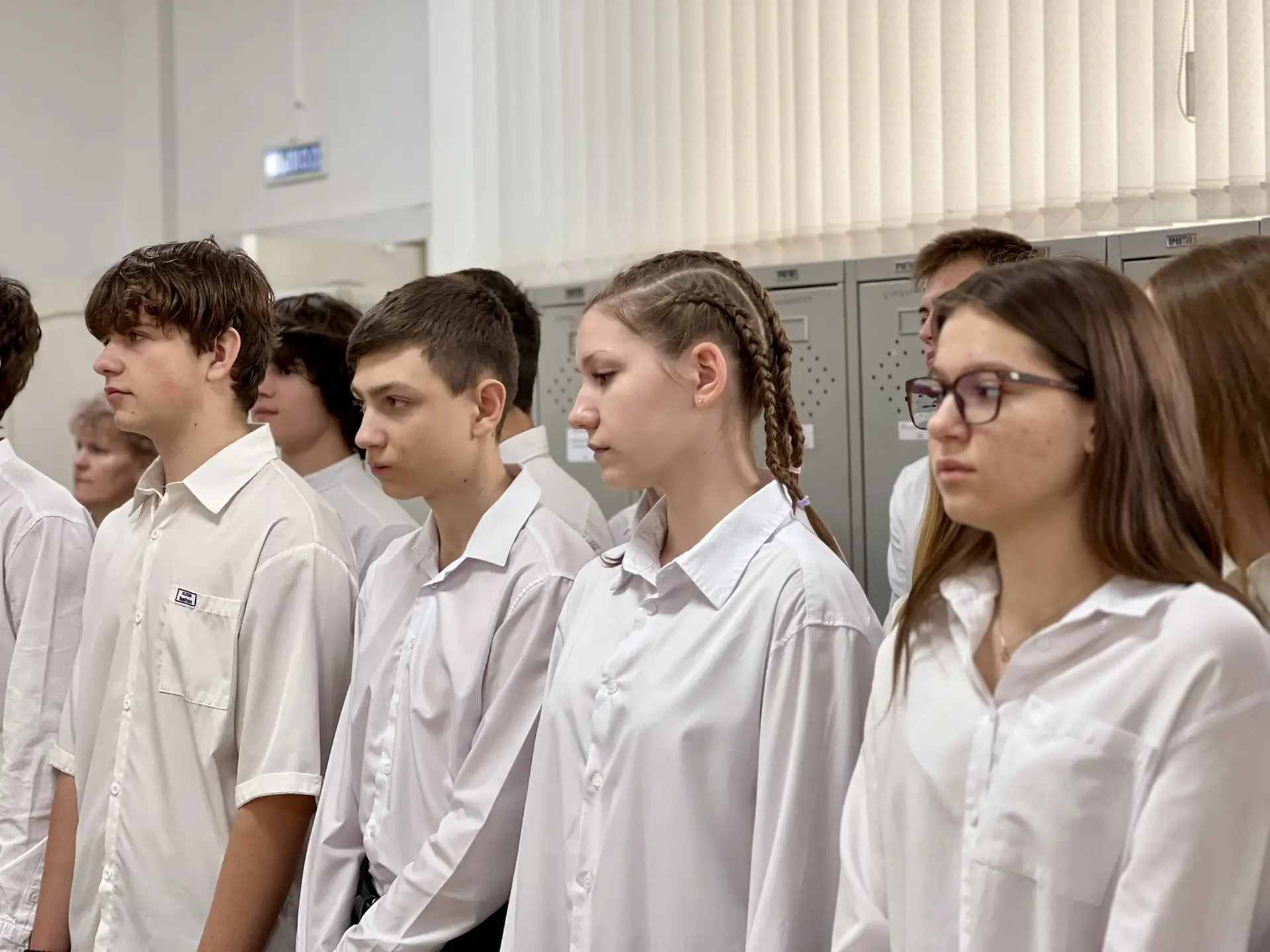 ✨Сегодня в школе прошла торжественная линейка, посвящённая Дню воссоединения Крыма с Россией.✨  🗓️18