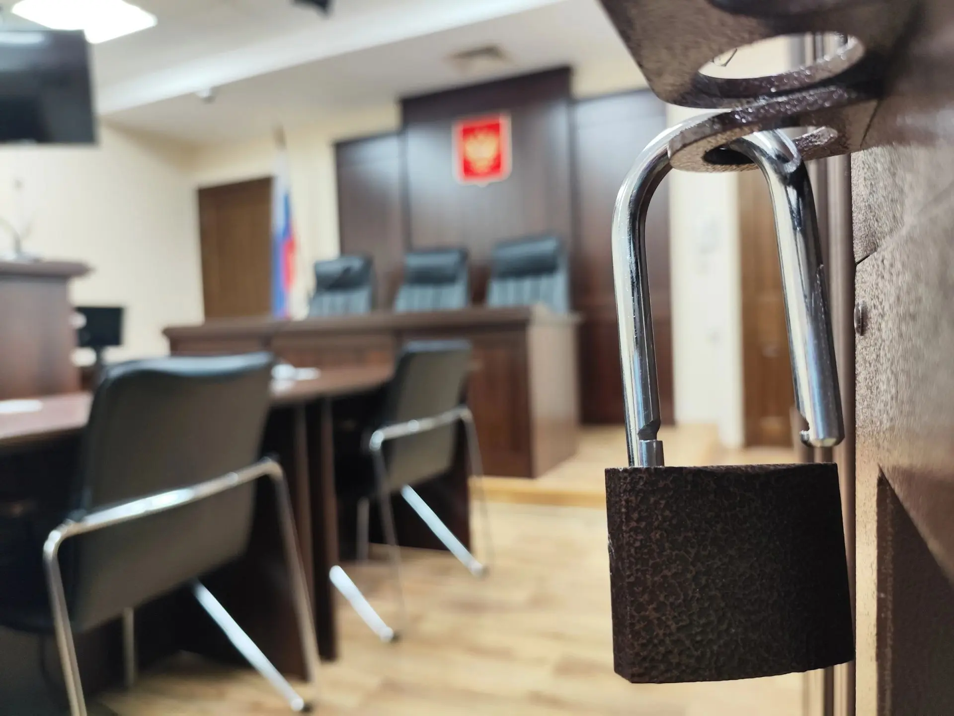 Ольхон: осужден местный житель, перевозивший пассажиров по льду Байкала вне оборудованн...