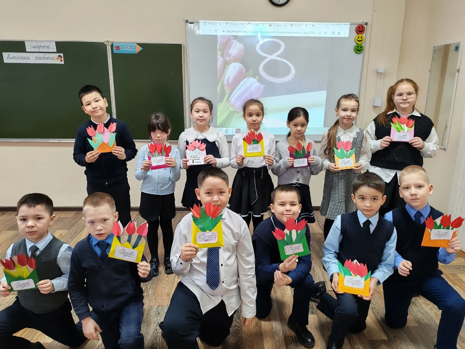 💐 8 марта- Международный женский день.  🇷🇺🌷В современной России Международный женский день остается 