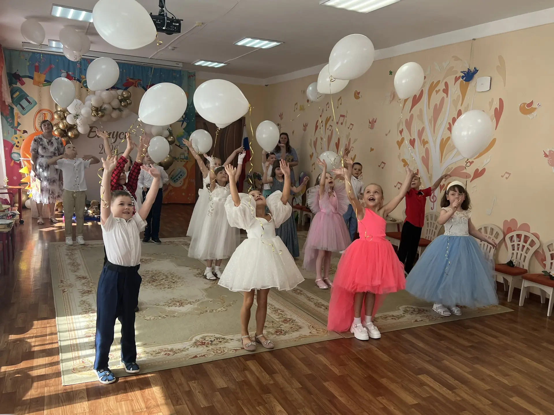 🎉✨ В нашем детском саду прошли долгожданные выпускные балы! ✨🎉