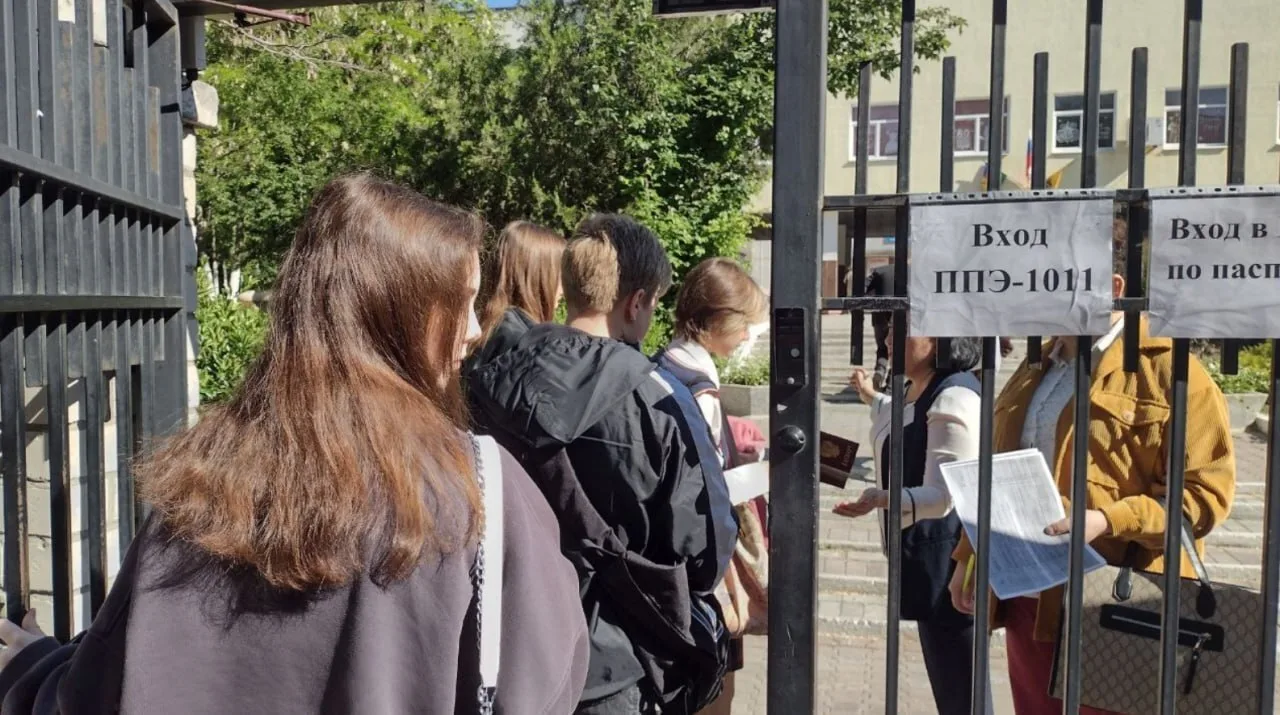 📉 98 девятиклассников рискуют остаться без аттестата

Для сравнения: в прошлом году осенняя пересда