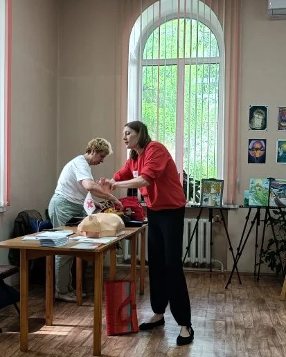 Благотворительная организация "Российский Красный Крест" вновь приехала в село Чернигов...