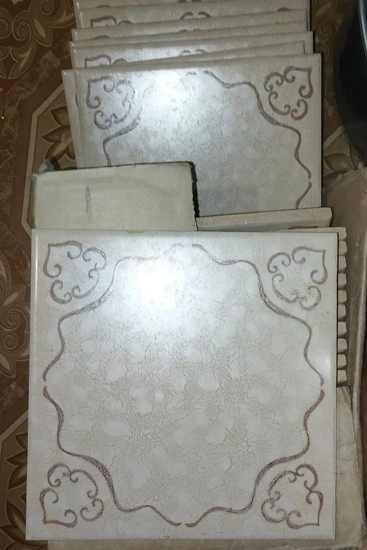 обмен на...коробку кафеля.20×20.писать в личку