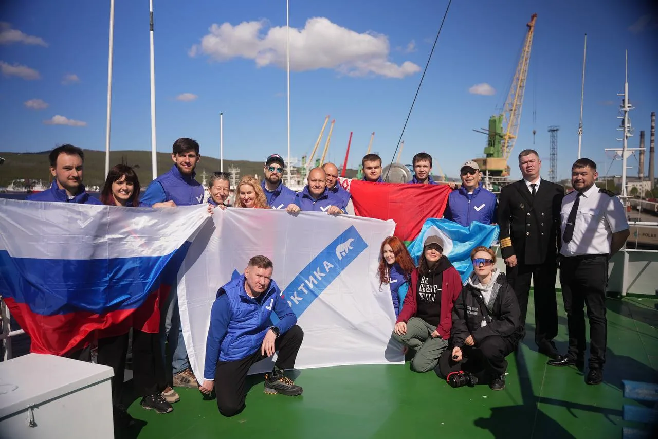 🚢 Из Мурманска стартовала первая экспедиция «Чистой Арктики» на Шпицберген.