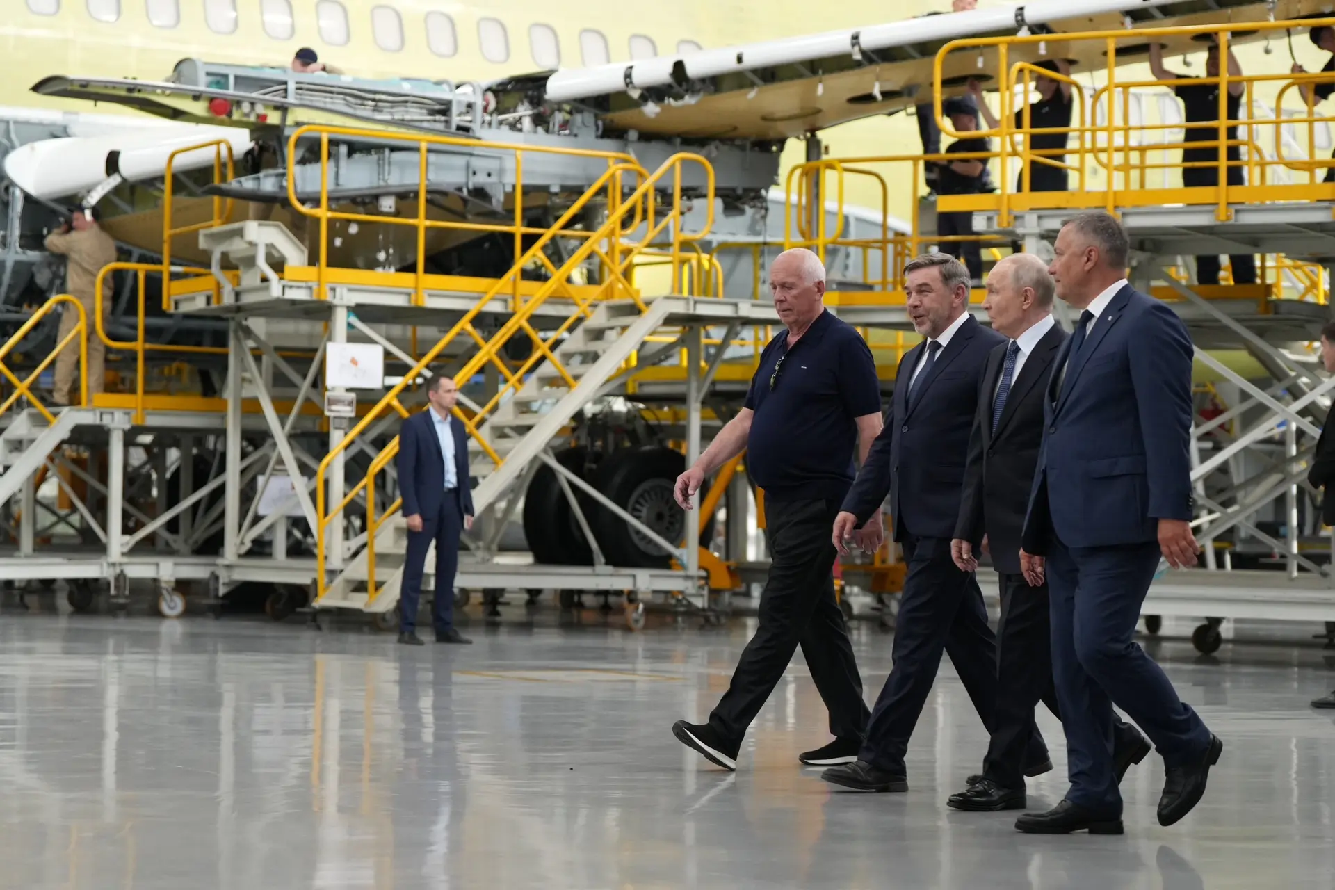 Владимир Владимирович Путин посетил Иркутский авиационный завод – филиал ПАО «Яковлев»,...
