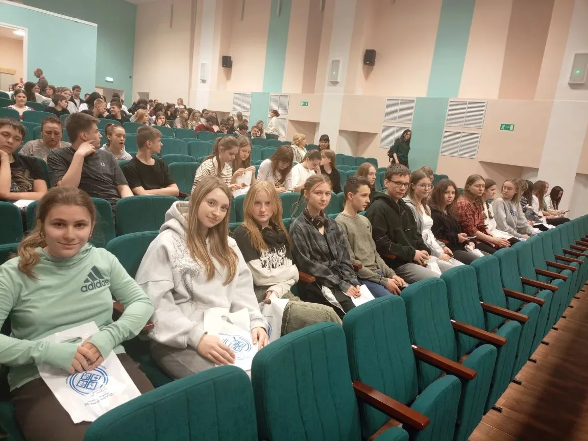 31 марта обучающиеся 9-10 классов посетили   профориентационное мероприятие Губернского педагогическ
