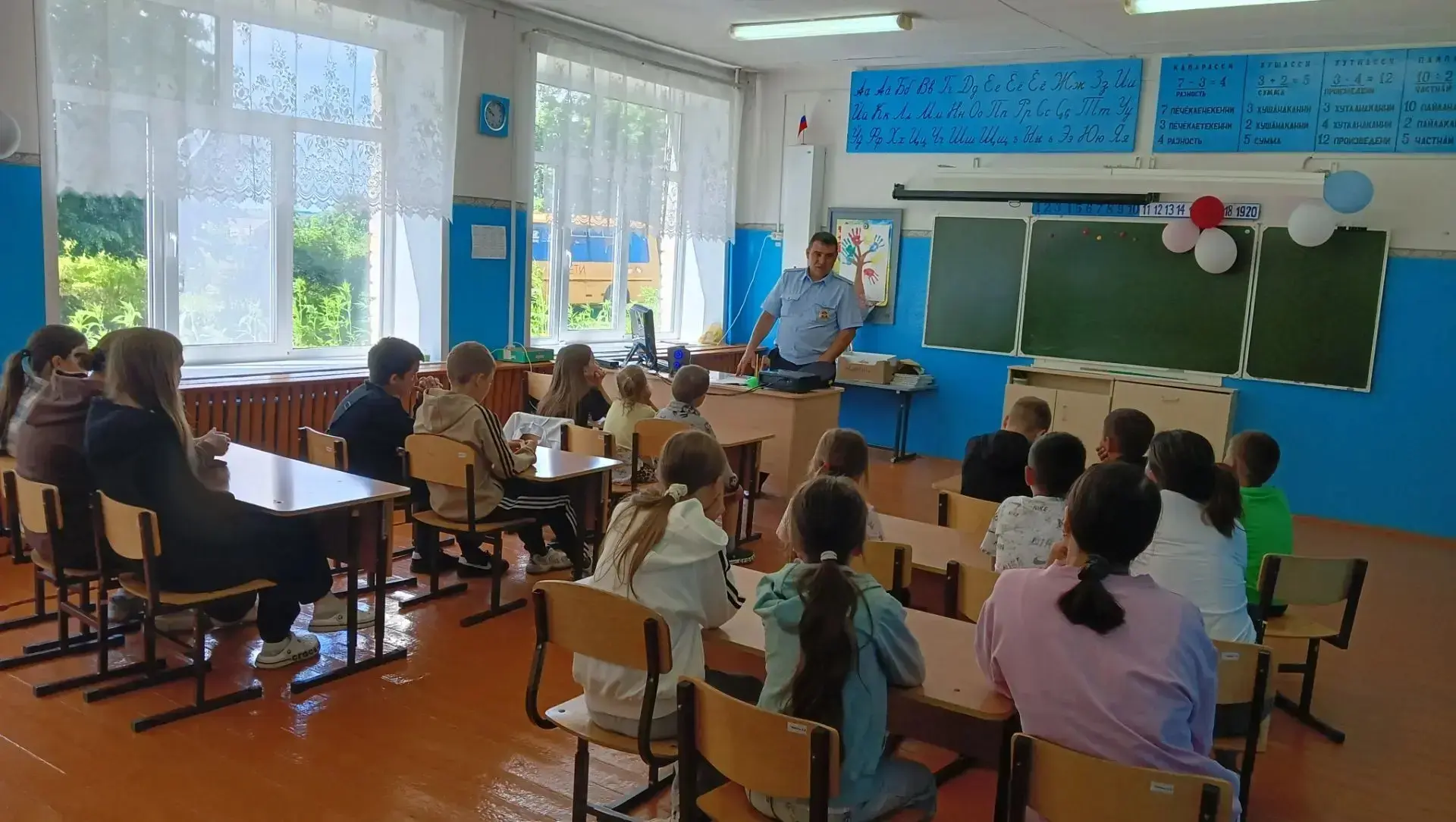 Важная встреча в пришкольном лагере «Орлята России».

Вчера , 16 июня, в пришкольном лагере «Орлята 