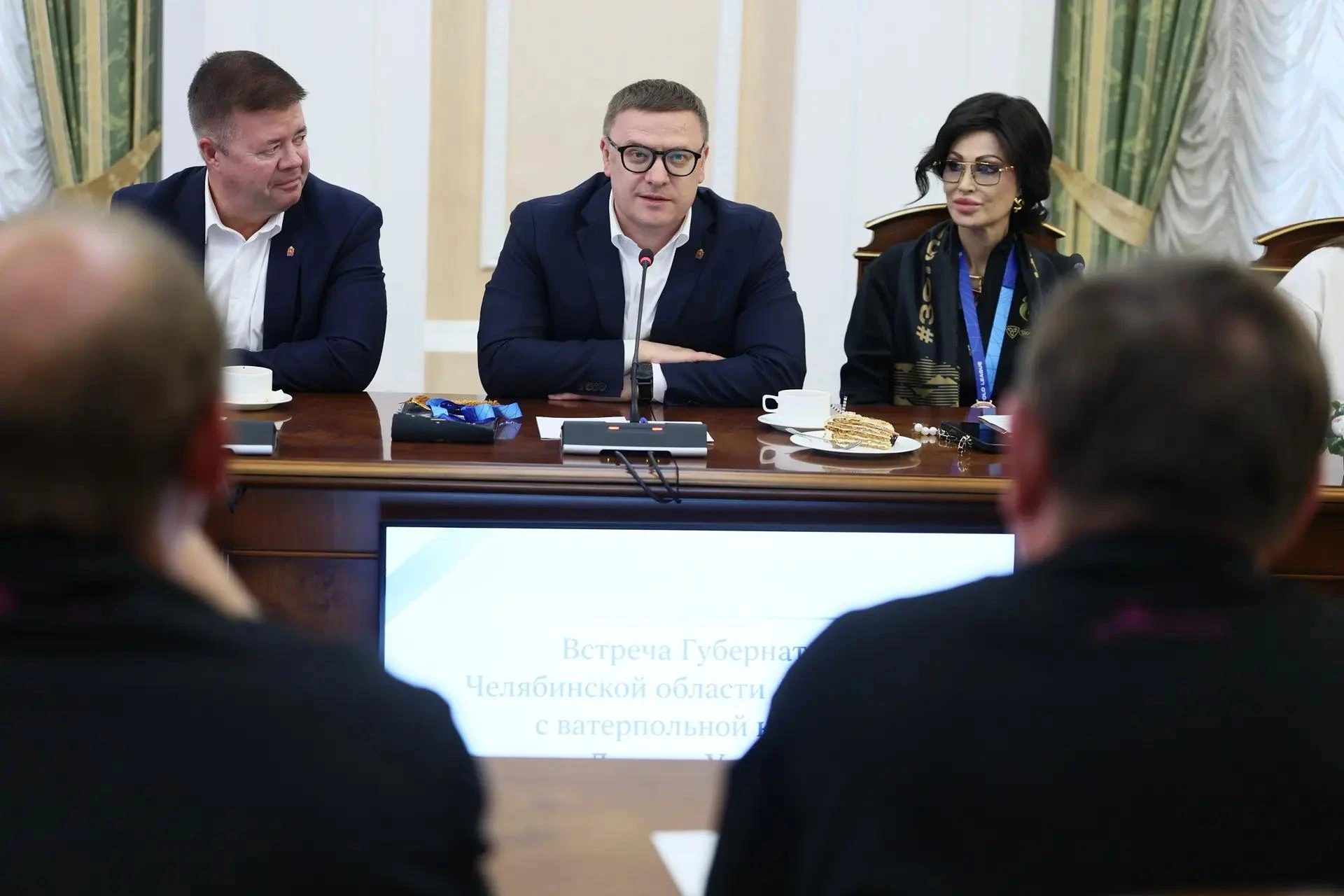 Алексей Текслер встретился с ватерпольной командой «Динамо-Уралочка»