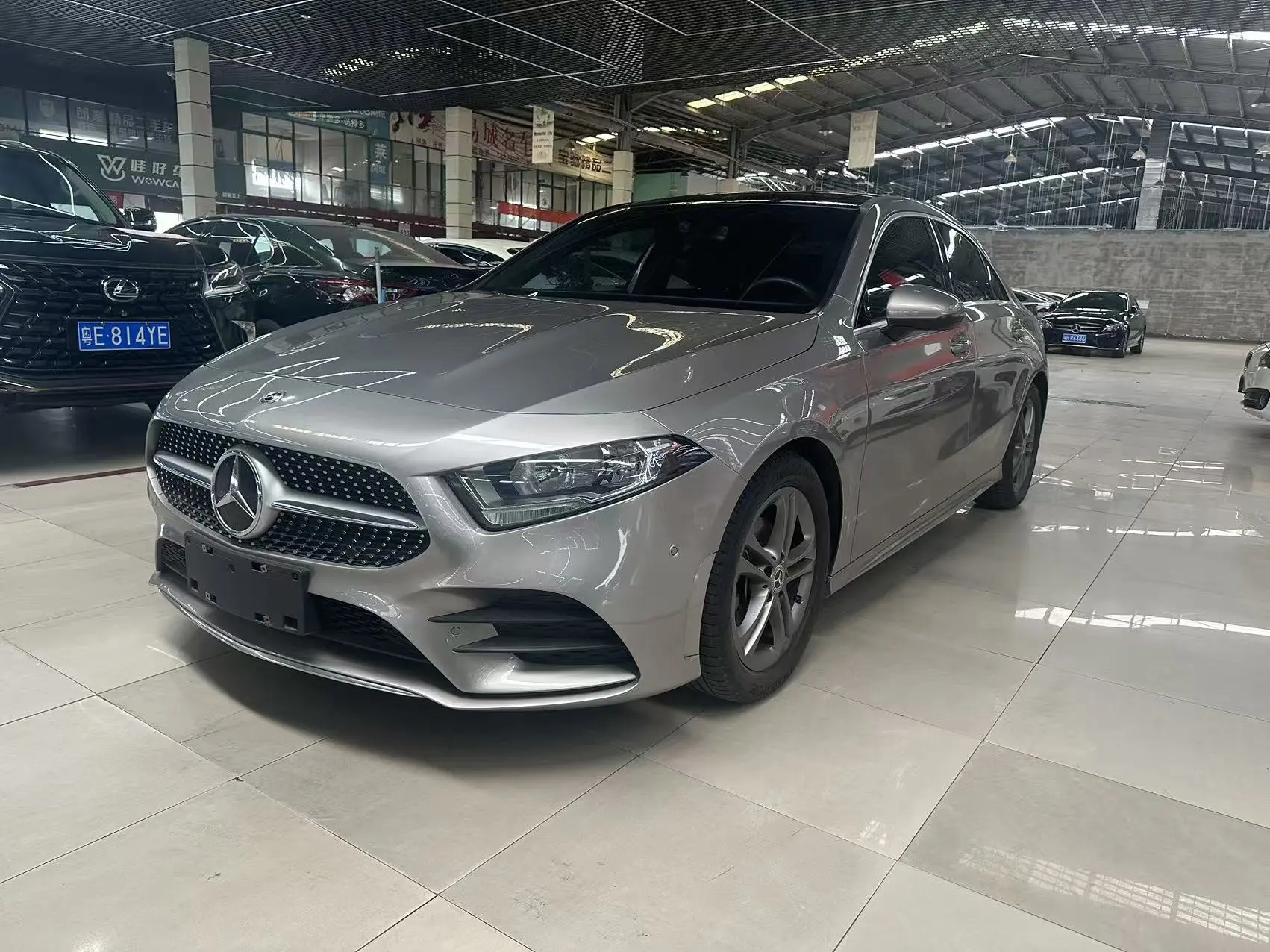 Mercedes-Benz A-Class 1.3 136 лс
Робот, передний привод.
Левый руль ☝️

Окрашено переднее левое крыл