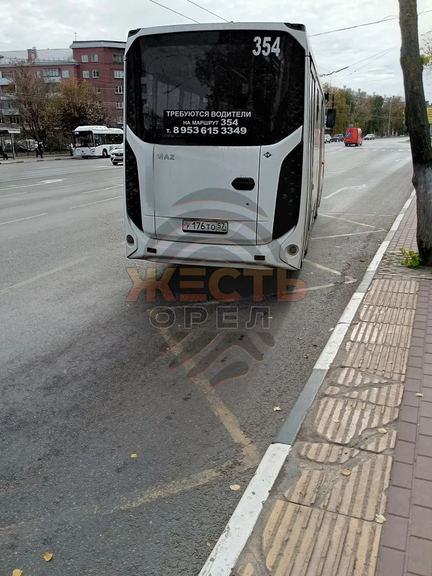Орловчане показали состояние одного из автобусов на маршруте №354.