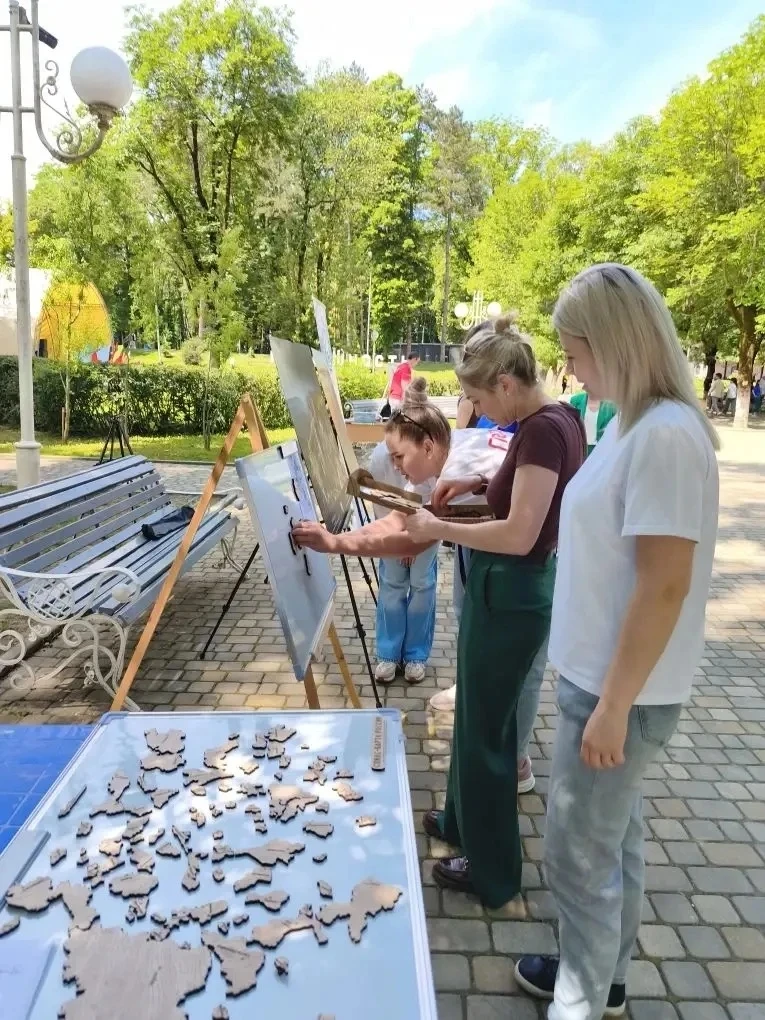 10 июня в парке «Юность» состоялся Экологический марафон «Построй свой маршрут»: юные экологи Кубани