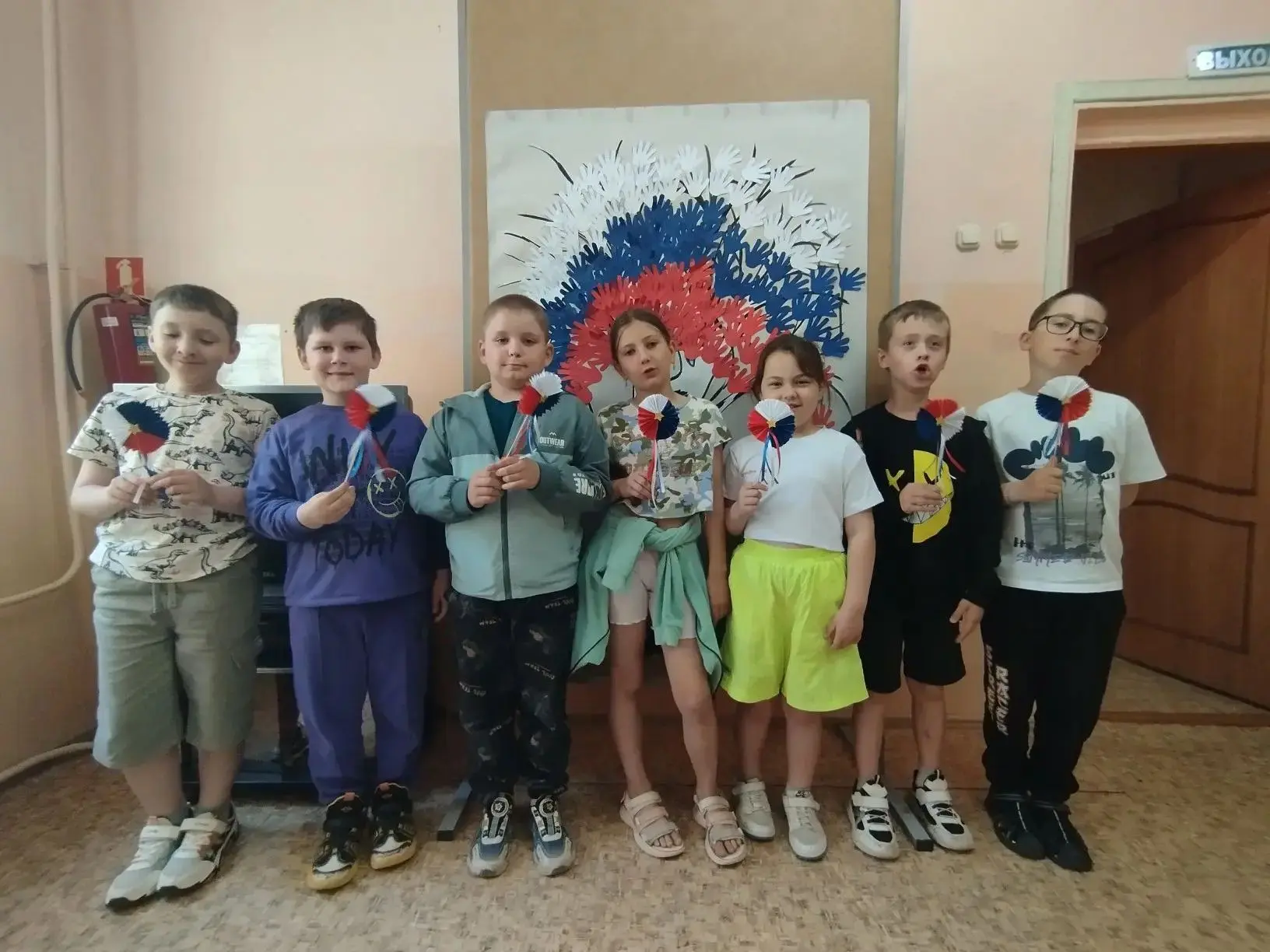 🇷🇺В Центре детского творчества прошли мастер-классы ко Дню России
⁣
В преддверии Дня России воспит