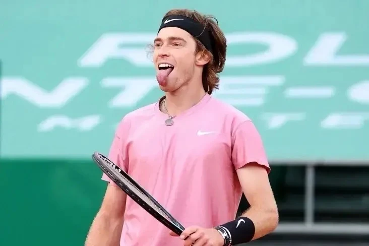 🎾 Рублёв поздравил Медведева с титулом в Ханчжоу