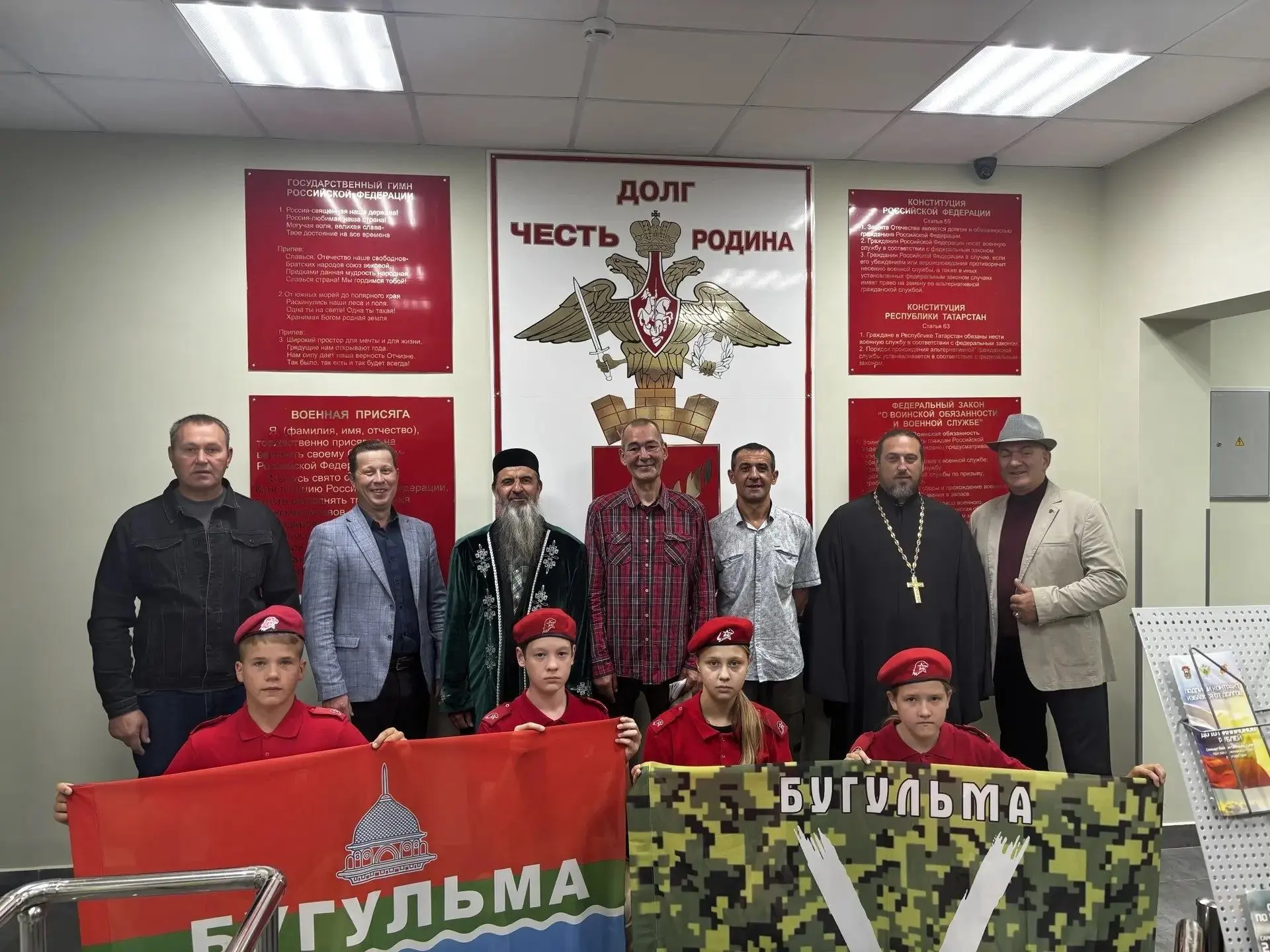 🇷🇺 Сегодня из Бугульмы на военную службу по контракту отправились добровольцы из Марий Эл и Башкор