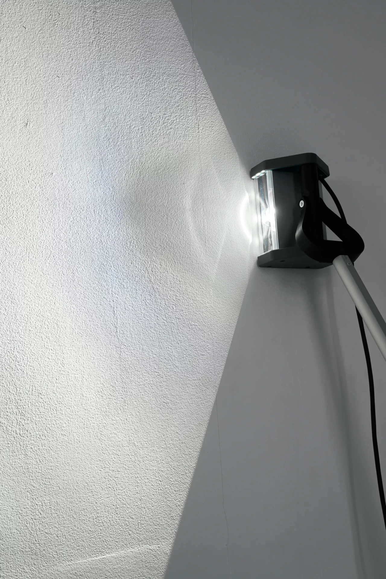💡 ТОВАР МЕСЯЦА: Лампа маляра LOSSEW LAMP P3