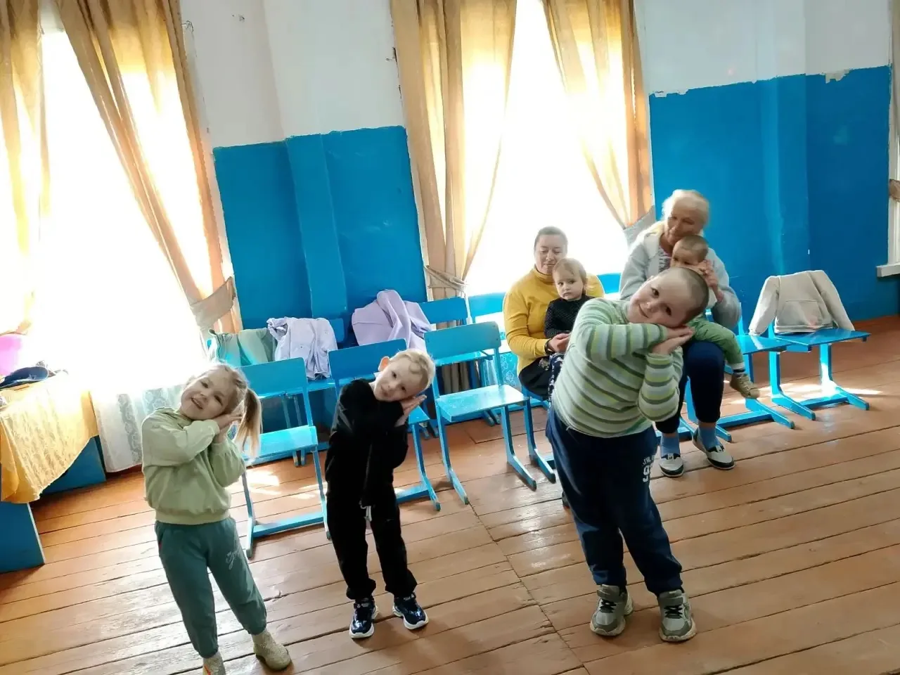 В первый день лета отмечается Международный праздник- День защиты детей. Радостно, звон...