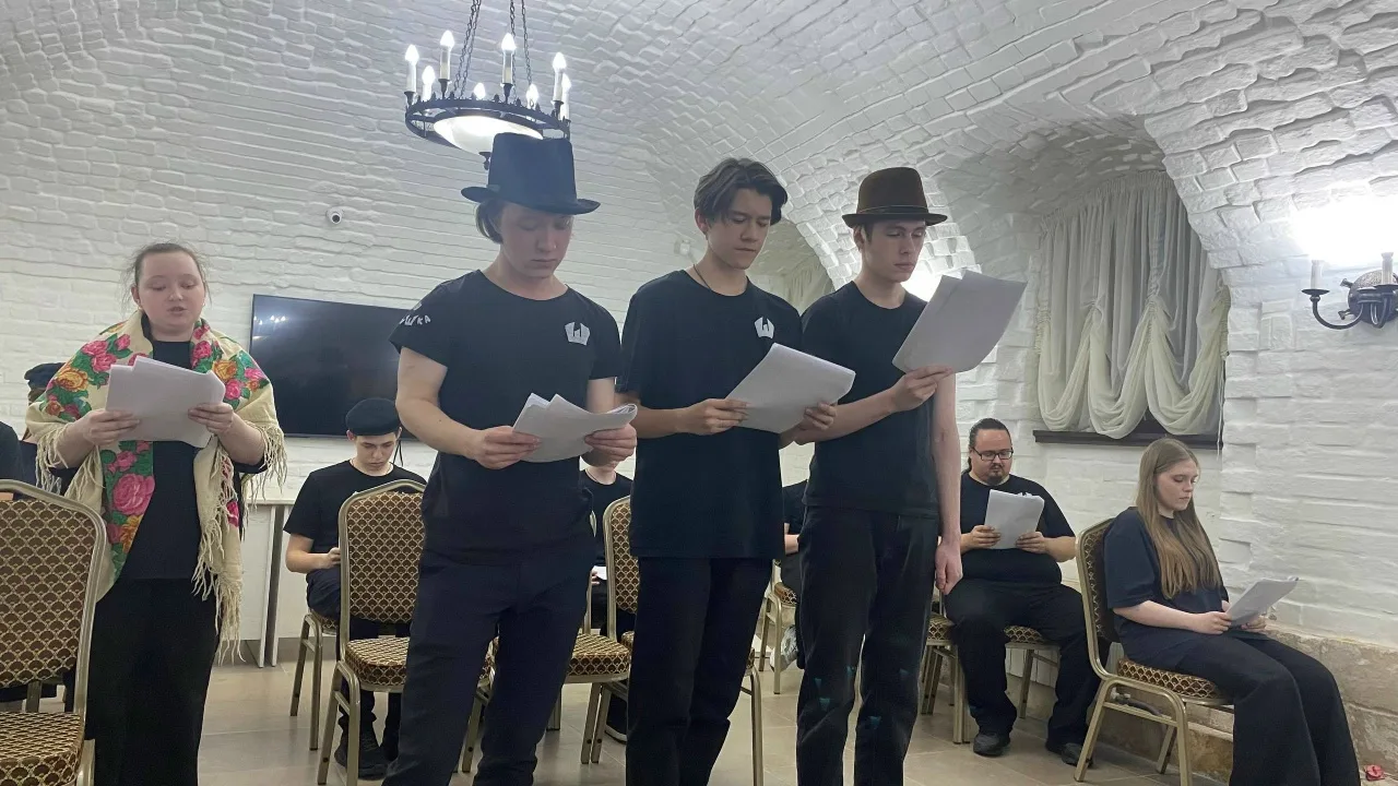 ТЕАТР БЕЗ ГРАНИЦ 🎭  Театральная студия «Шум за сценой» побывала в Государственной публичной историче