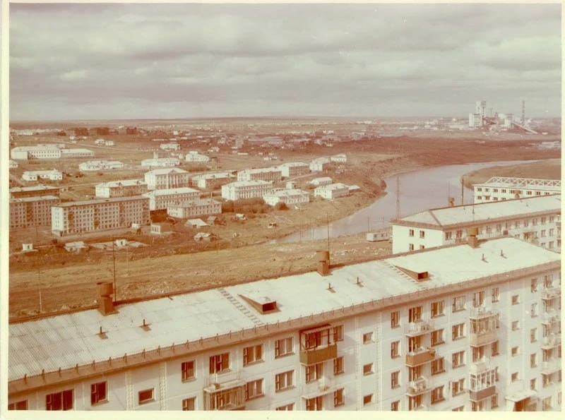 Вид на новые районы Воркуты. Начало 1980-х годов.

Новости Воркуты 👉 taplink.cc/vorkuta24
⭐️ taplin
