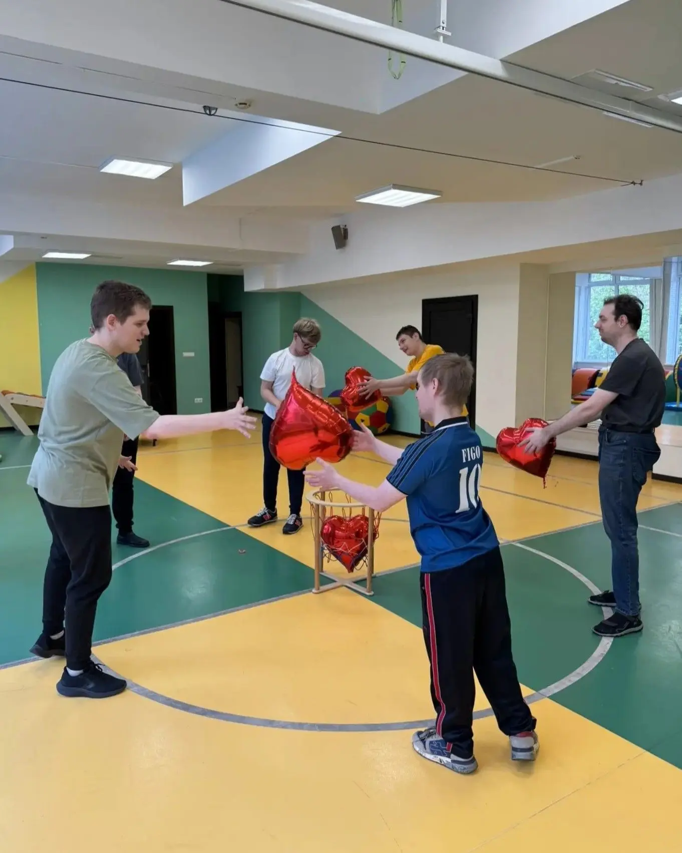 Спортивное сердце района 😊❤️

Сегодня спортивный зал Центра наполнился энергией и радостью – мы про