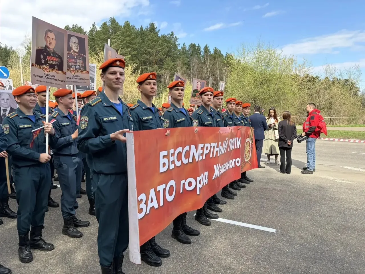 🌟 9 мая, в День Победы, студенты факультета высшего образования приняли активное участие в памятных