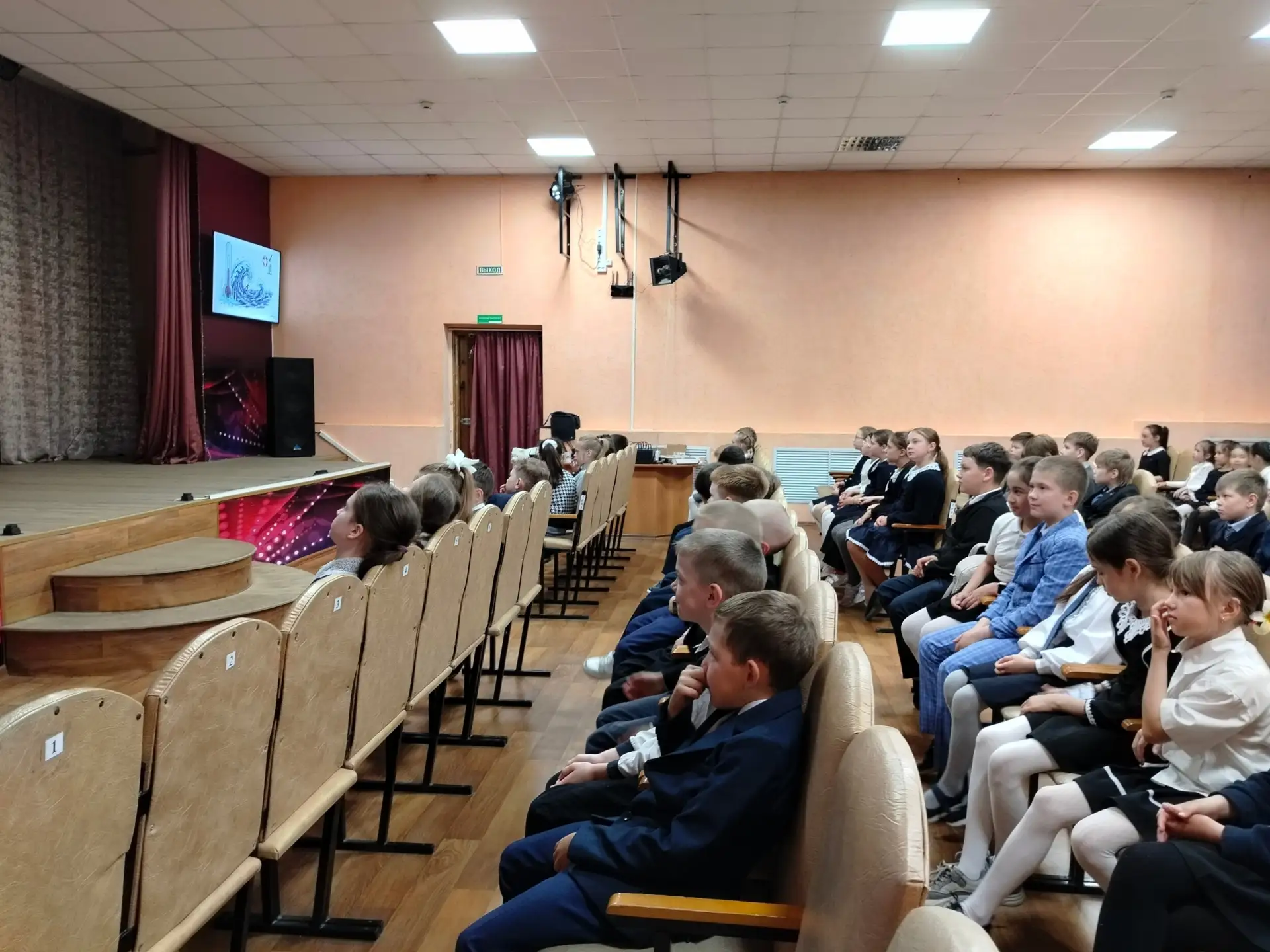 Вот и позади последняя учебная неделя, а впереди – долгожданные летние каникулы! 🎉 Чтобы отдых принё