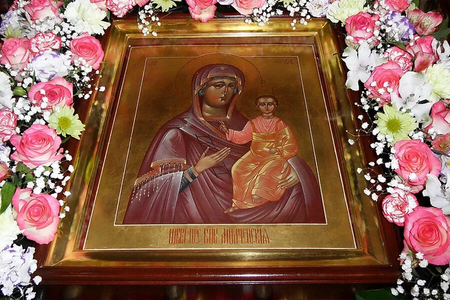 1 октября – день памяти Молченской (1405), именуемой "Целительница" (XVIII), и Старорус...