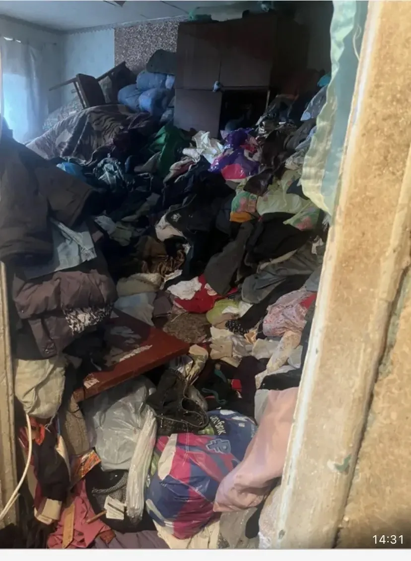 В одной из квартир на Тельмана житель скопил столько всего, что кажется, что это похоже...