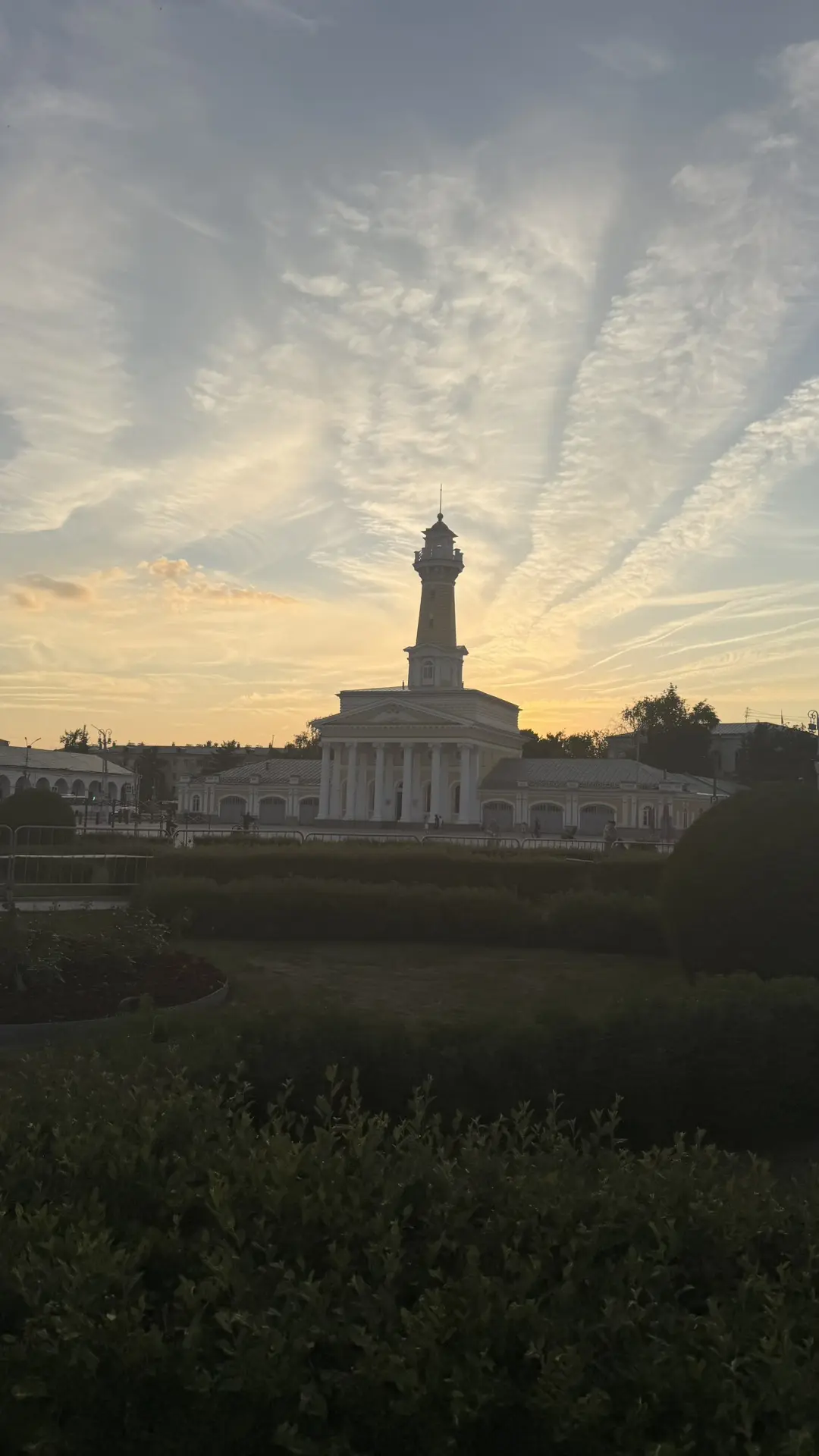 Как же хорошо летом 🥰 

Эти выходные провела с мужем в Костроме. 

Каждый год 12 июня там проходит 