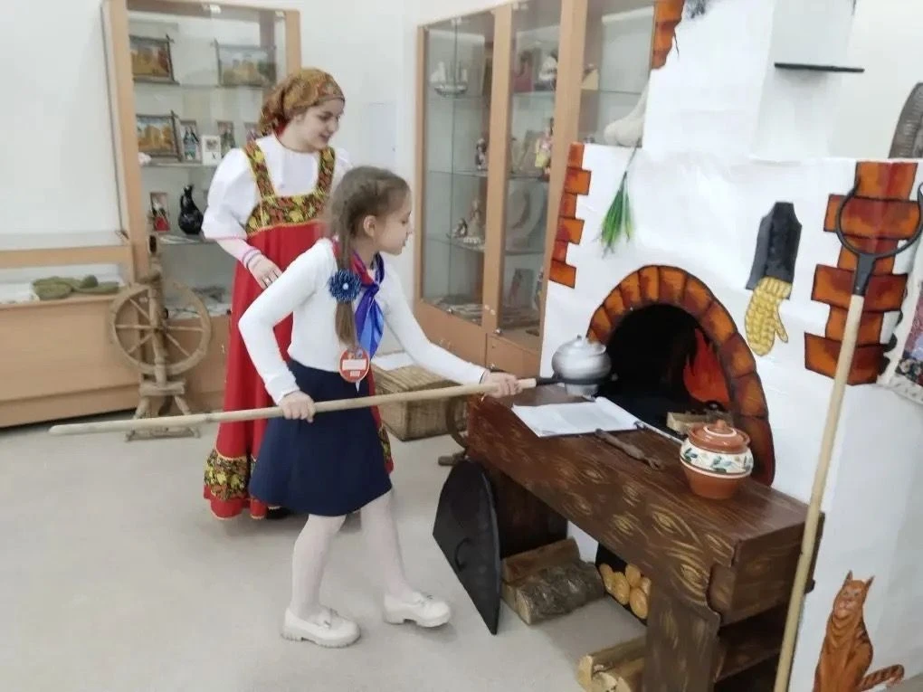 Тематическая экскурсия «Русская печь» прошла в апреле для учащихся 4-ых и 3э классов МБОУ СОШ 20. Во