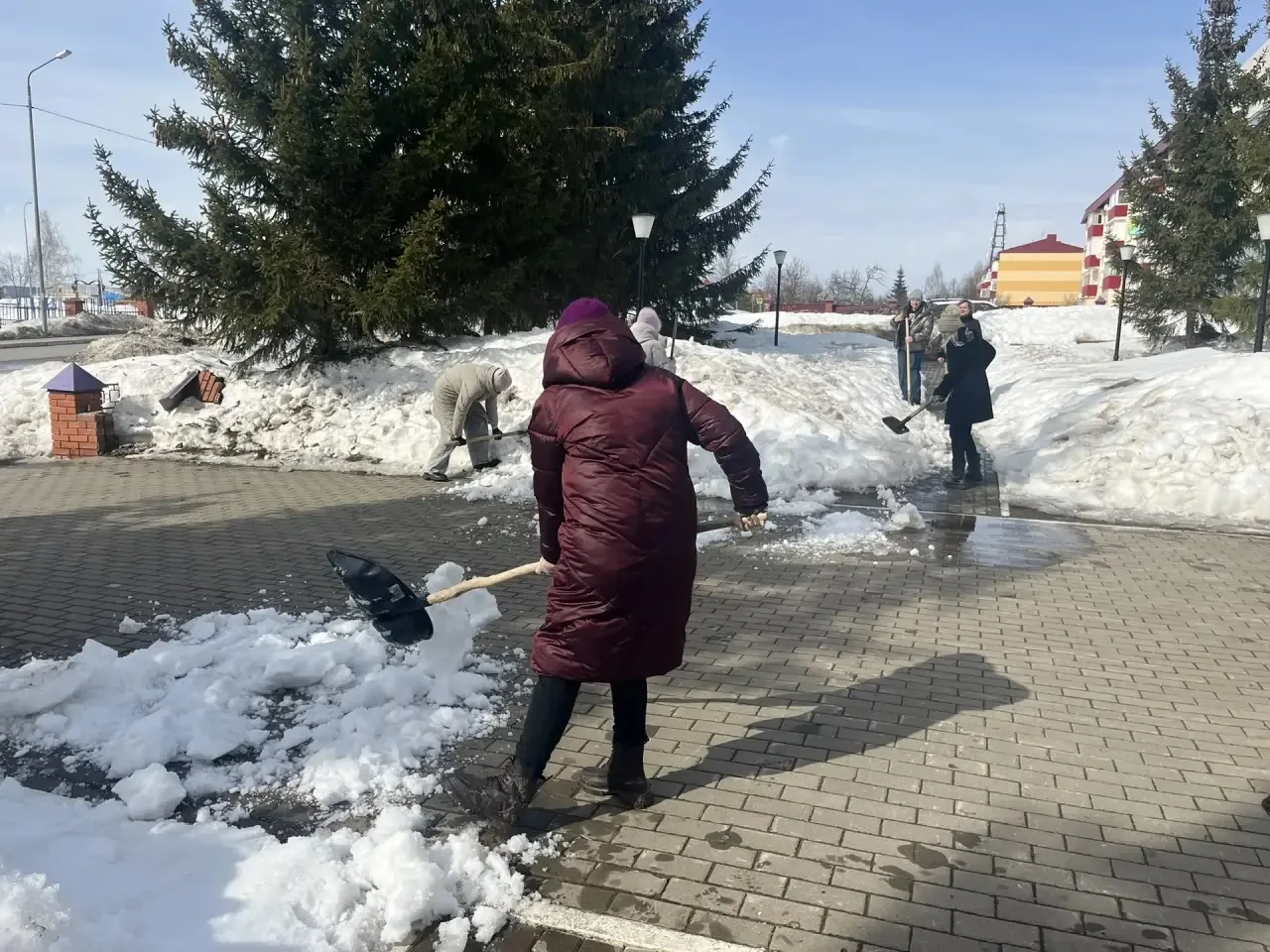 Первый субботник этой весны прошёл в Лаишево 🌿  🧹Вчера жители, организации района и образовательные 
