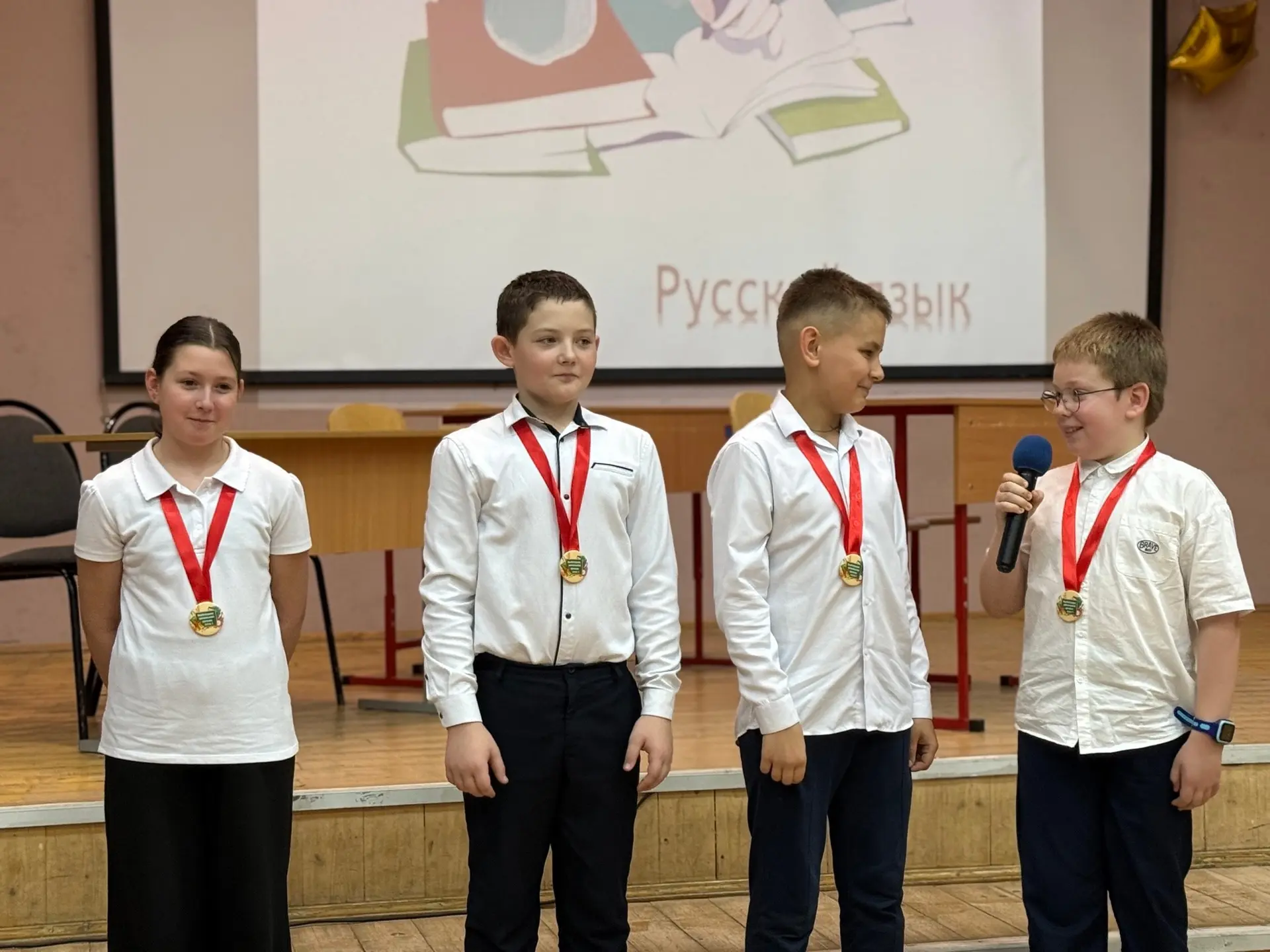 Прощай, начальная школа🔔  В нашей школе прошло важное мероприятие для всех четвероклассников — выпус