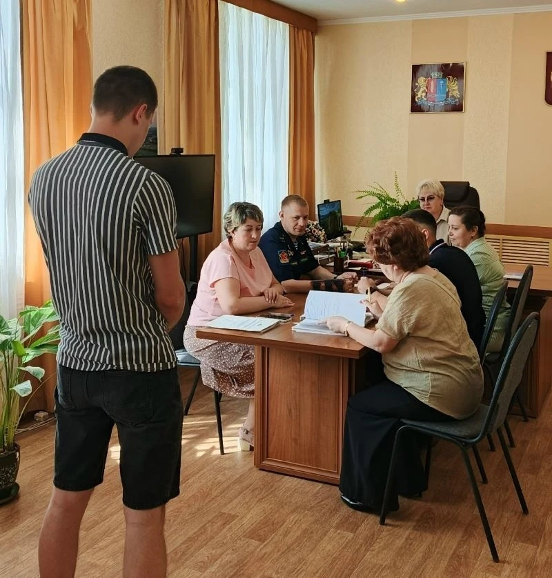 ✅9 июня в администрации Верхнеландеховского муниципального округа состоялось заседание ...