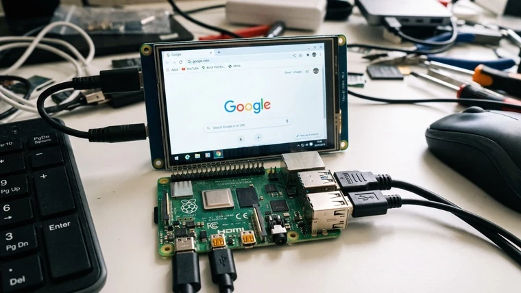 Chrome впервые получил ARM64-сборку для Linux — Raspberry Pi дождался поддержки.

Google Chrome полу