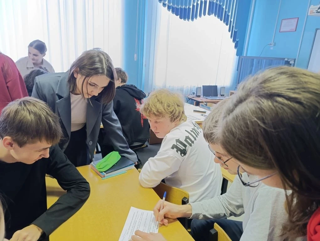 🎓 Изучать предмет в игровой форме - всегда увлекательно, отметили учащиеся ЦО гимназии № 8 им. Л. М.