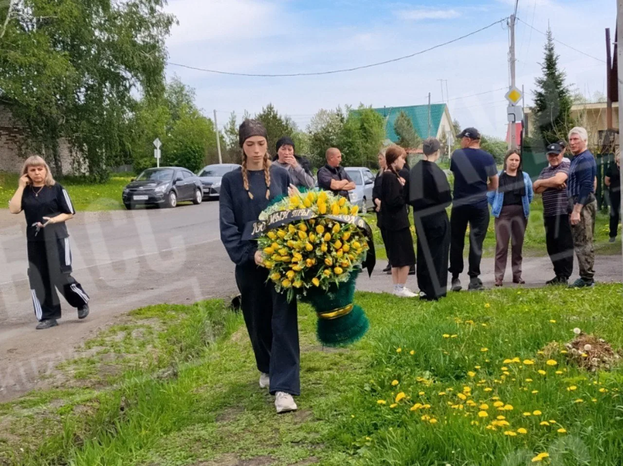 Девушка погибшего Руслана долго не заходила в зал.