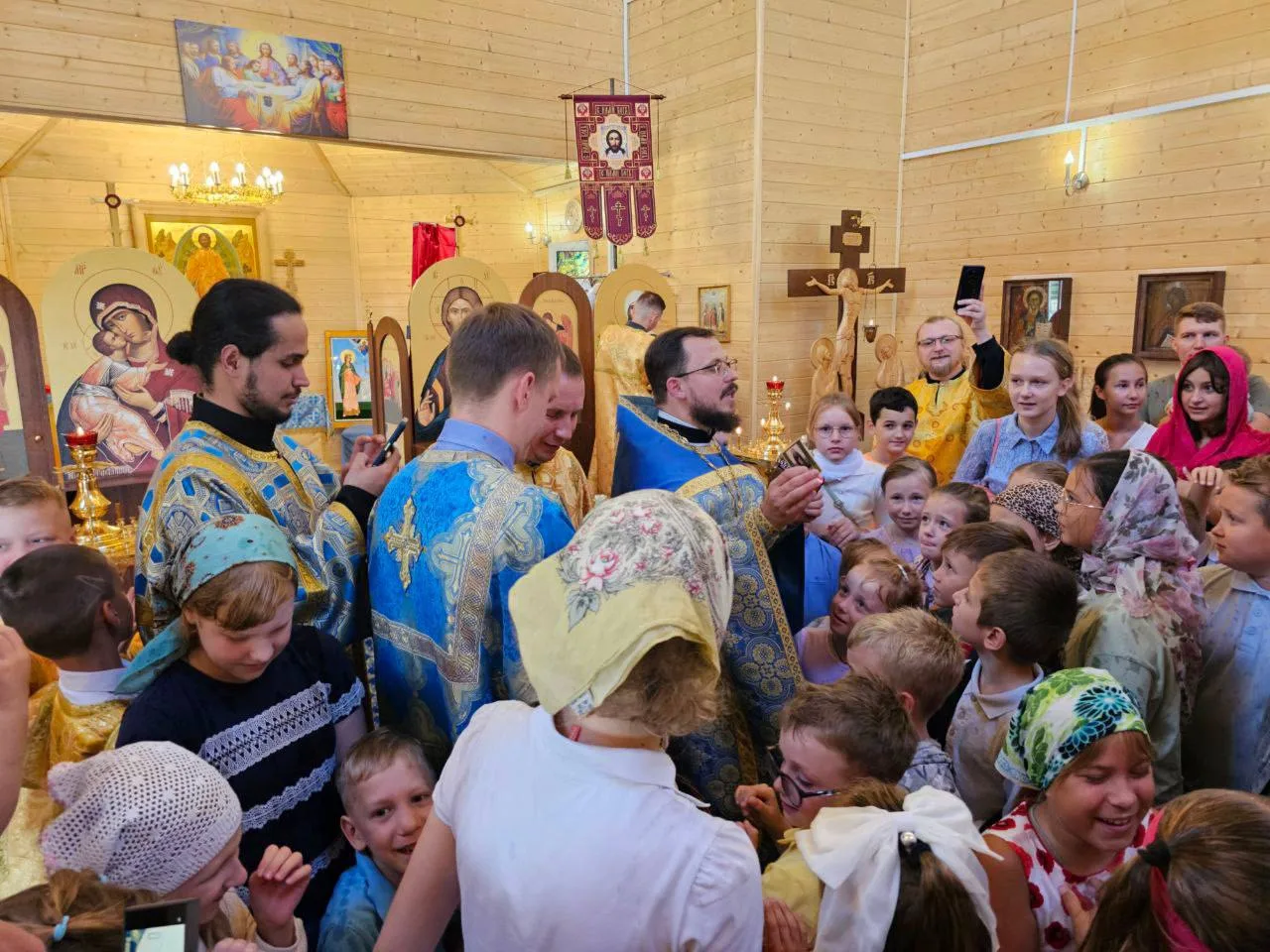 Дорогие дошкольники и школьники, родители, воспитатели, педагоги, завучи и директора!