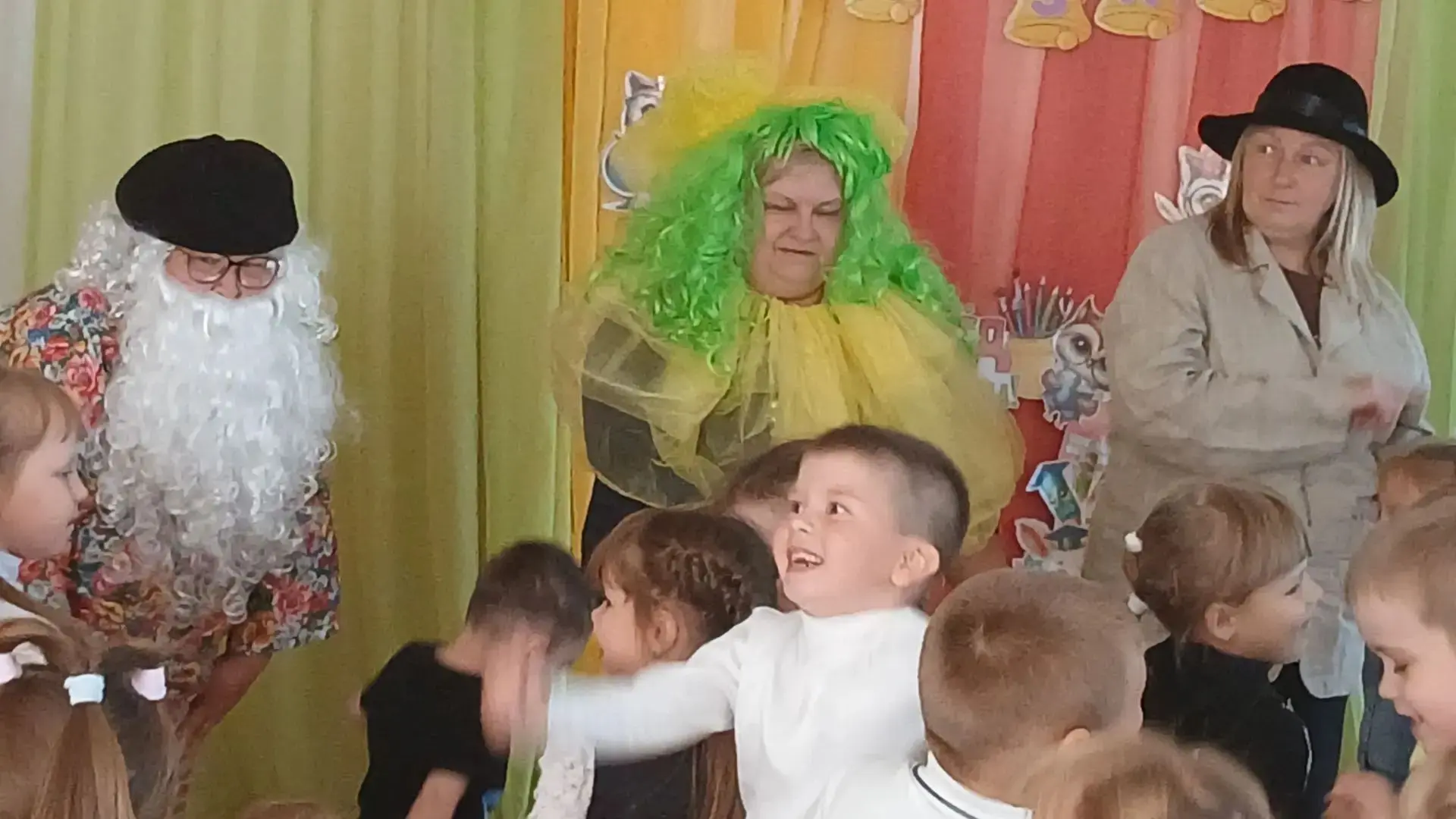 «День знаний в „Улыбке“: сказка пришла в гости!»