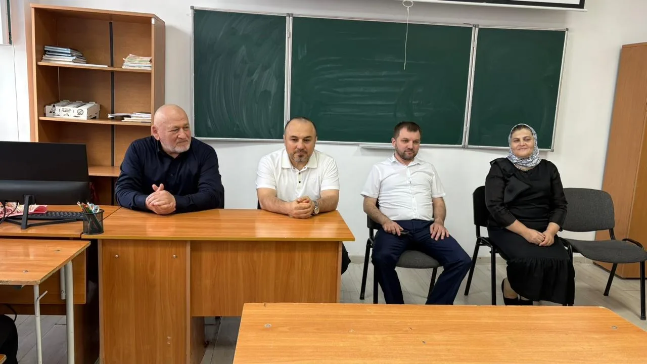 В Шамилькалинской средней общеобразовательной школе состоялся урок мужества, посвящённы...