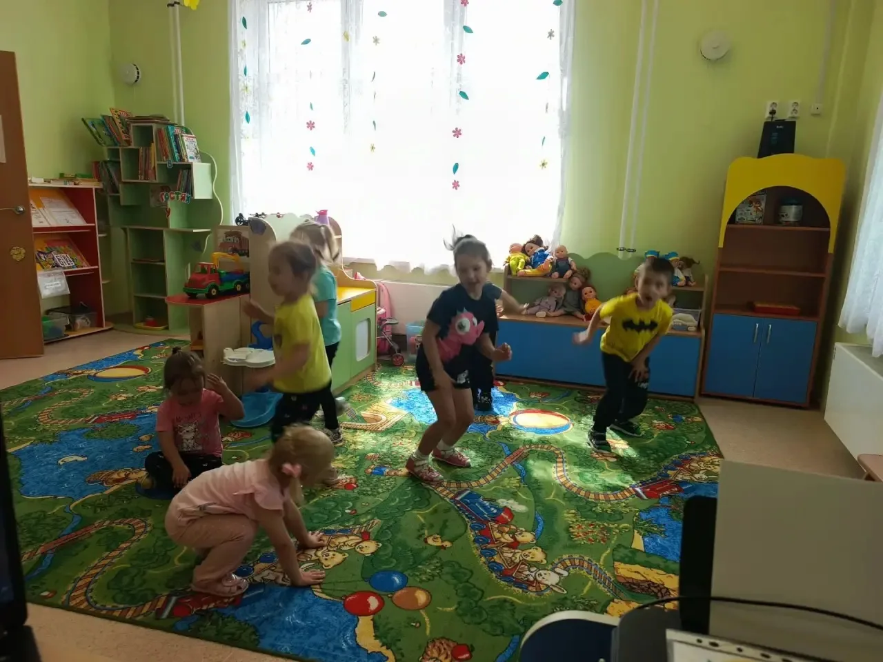 «Веселая дискотека»💥💥💥

Данное мероприятие вызывает искреннюю радость и дарит заряд позитивных эм