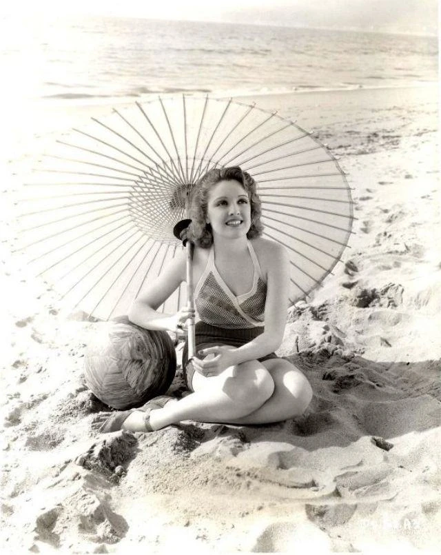 💃Винтажная пляжная мода 1930-х: Гламурные фотографии купальников эпохи до бикини