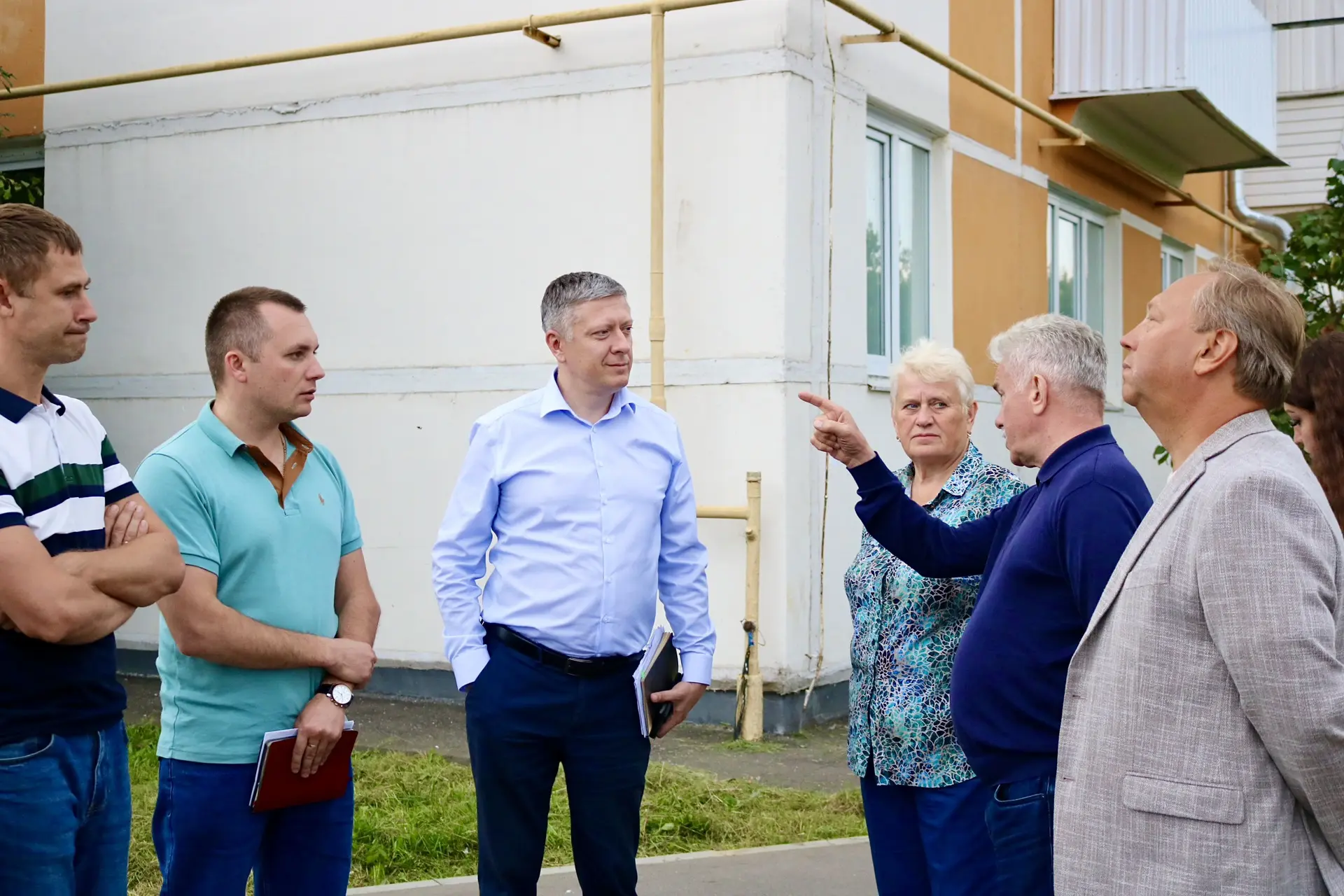 Николай Волков провел обход в рабочем поселке Киевский