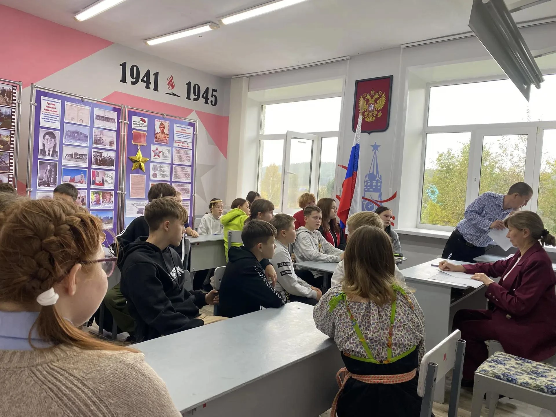 Сегодня ученики 5-9 классов приняли активное участие в игре-викторине, посвященной безо...