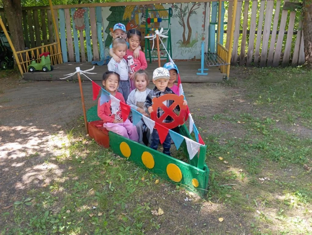 ⛵«День кораблика и воды»
💦В филиале ДС «Василёк» прошёл тематический день «День кораблика и воды». 