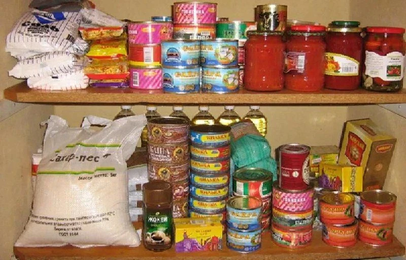Какие продукты выгоднее покупать впрок, а какие — только свежими? 

Запасаться стоит тем, что вы точ